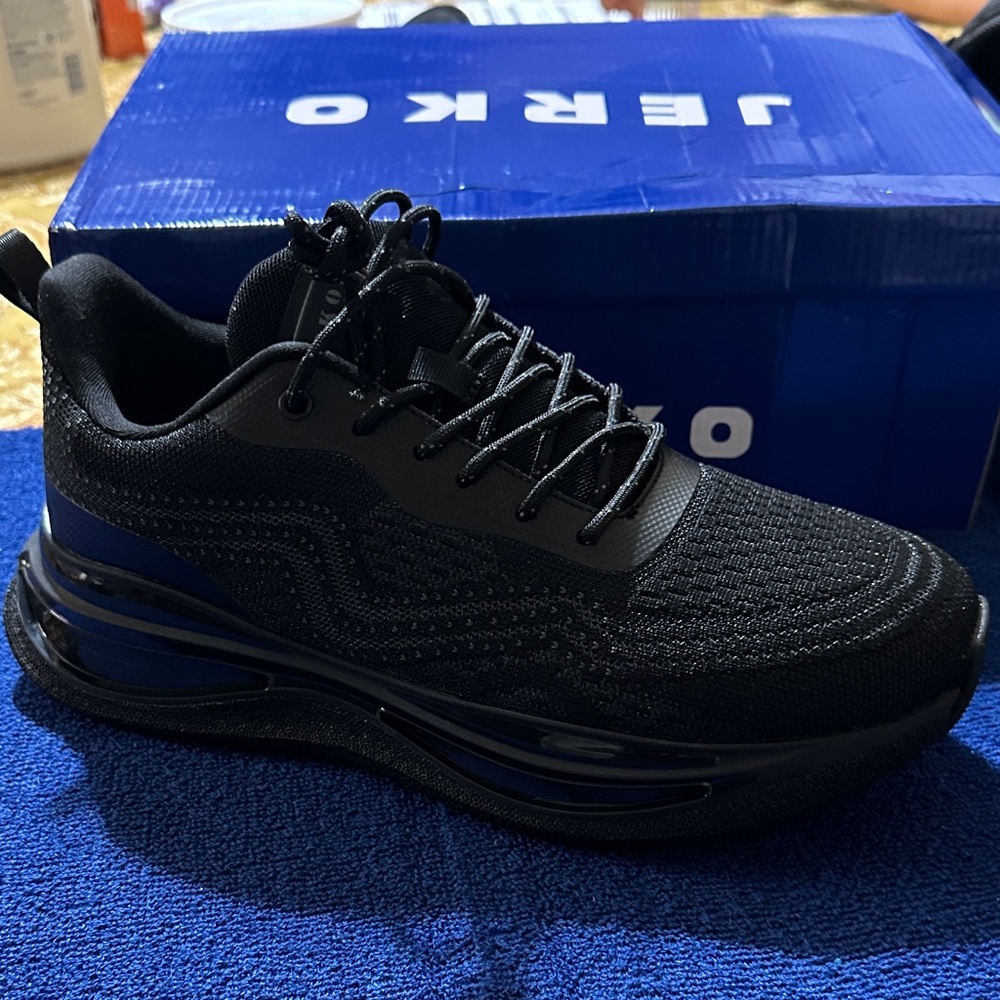 Men’s Black Knit Athletic Sneaker
